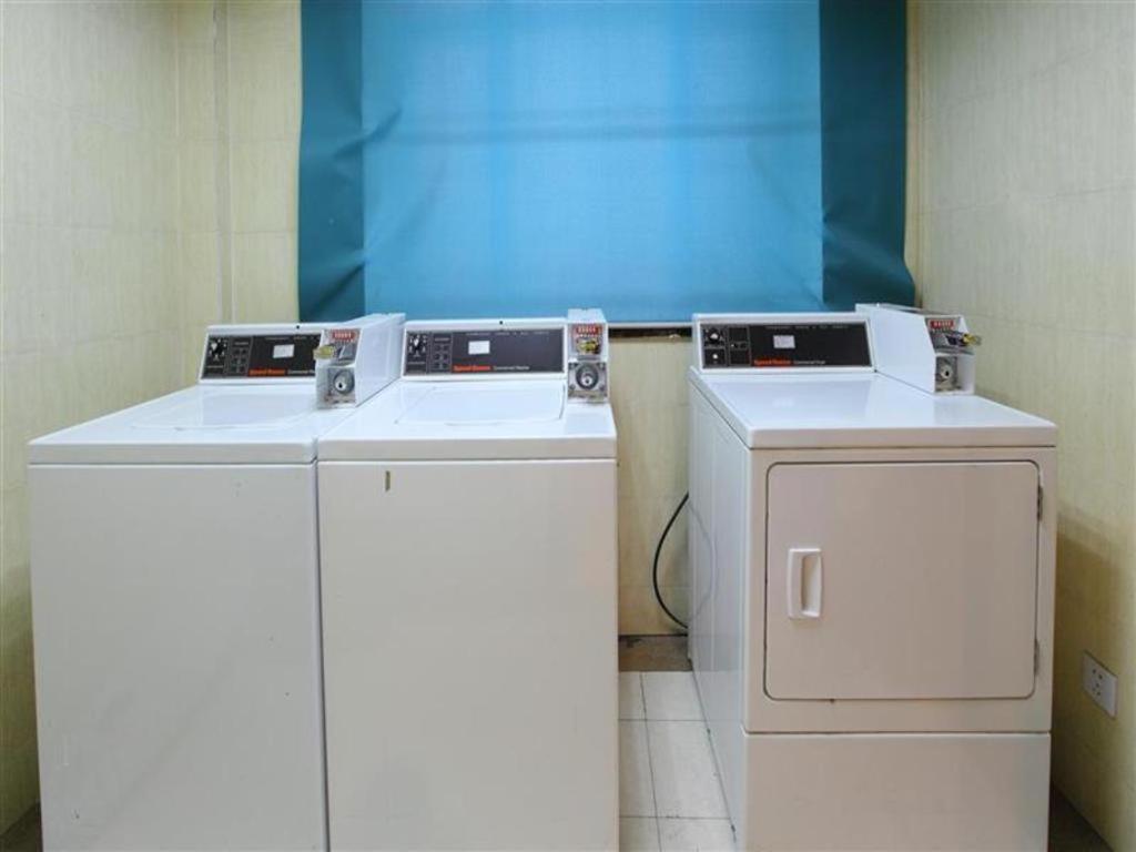 Vx Hotel Shanghai Yixian Road Dabaishu Extérieur photo