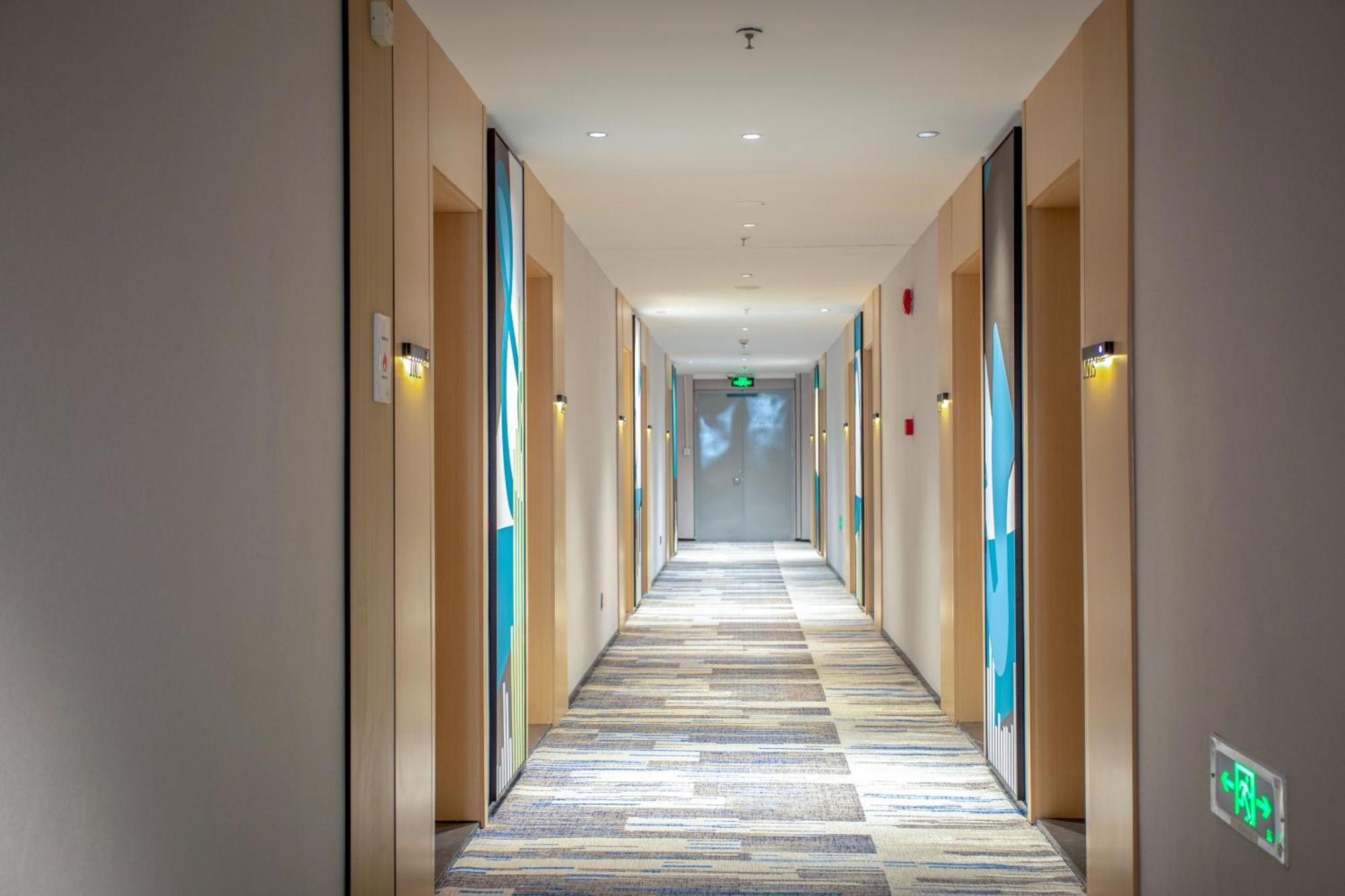 Vx Hotel Shanghai Yixian Road Dabaishu Extérieur photo